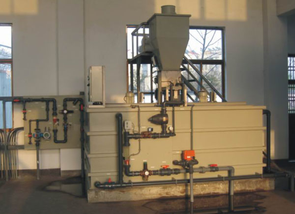 ���̰���